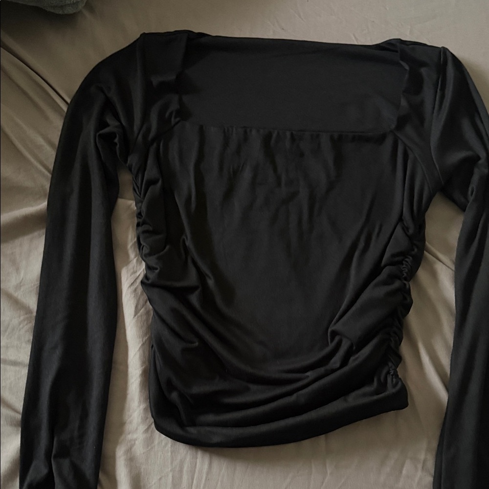 Black Long-Sleeve Women's Top - Classic Square Neck